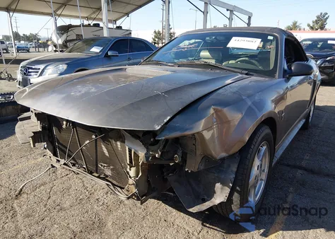 2002 Ford Mustang z USA, uszkodzony, nr VIN 1FAFP44412F238911